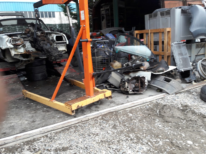 Aperçu des activités de la casse automobile SOREVAC située à CHATTE (38160)